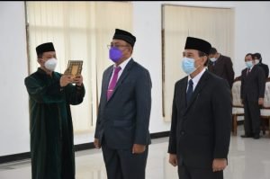 Bupati Zaki Lantik Komisaris Utama BPR dan MKR