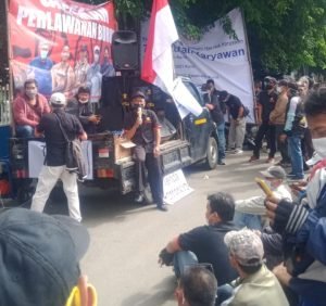 PT.Pelita Cengkareng Paper Didatangi Ratusan Karyawan