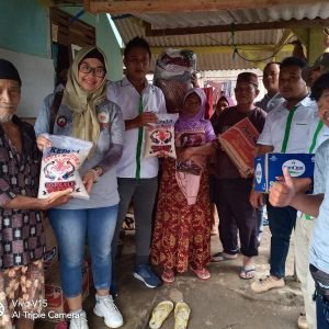 Karang Taruna Cipete Beri Bantuan Sembako Kepada Korban Banjir Banten