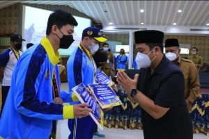 Wali Kota Tangerang Berikan Penghargaan Kepada Atlet Berprestasi