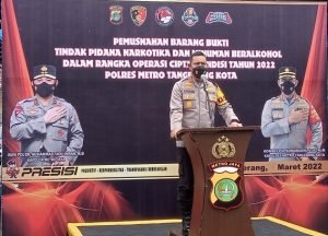Jelang Ramadhan, Polrestro Tangerang Kota Musnahkan BB Narkotika dan Puluhan Ribu Botol Mira