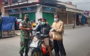 Tidak Kendor Koramil 11 Pasar Kemis, Operasi PPKM di Kuta Bumi