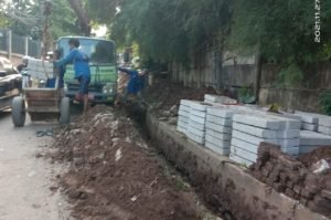 Kegiatan Pemasangan Drainase Dijalan Ciater Barat Disinyalir Menyalahi Aturan