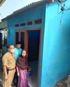 Dinas Perkim Bedah Rumah Warga Kelurahan Alam Jaya 