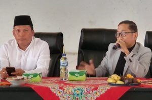 Ketua LPTQ Curug bersama Camat Curug saat rapat persiapan MTQ ke-10 Tingkat Kecamatan Curug