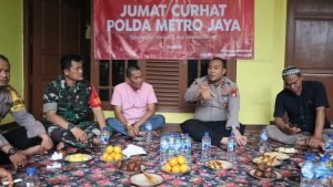 Jumat Curhat Polda Metro Jaya, Waka Polres Tangerang Selatan Mendengarkan Keluhan dan berikan solusi dalam pemecahan masalah Warga