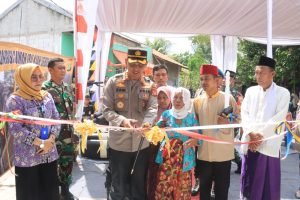 Kapolres Metro Tangerang Kota Serahkan Kunci Bedah Rumah Polri Peduli di Sepatan