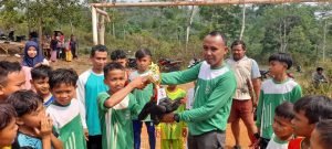 HUT RI Ke 78 Madrasyah  Ibtidaiyah Se_Kecamatan Cirinten Meriahkan Turnamen Sepak Bola