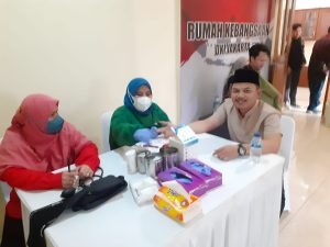 HUT Bhayangkara ke- 77, Intelkam PMJ Gelar Donor Darah Bersama OKP dan Ormas