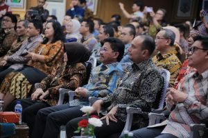 Dukung Gerakan Pembagian 10 Juta Bendera Merah Putih, Pemkot Raih Penghargaan Dari Kemendagri