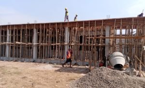 Pembangunan SDN Kutabumi IV, Diduga Banyak Pekerja Abai Jalani K3