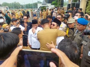 Tangis Haru Para ASN Pecah di Hari Purna Tugas Arief – Sachrudin