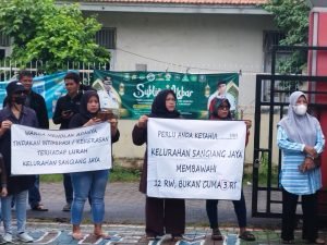 Puluhan Warga Gelar Aksi Dukung Lurah Sangjang Jaya, Ada Apa?