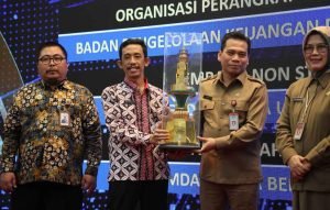 Tertinggi se-Banten, Pemkot Tangsel Raih Penghargaan Badan Publik Informatif Kalahkan Kabupaten/Kota Lainnya