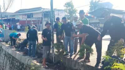 Dukung Program Pemerintah, Ahmadiyah Bersama Kelurahan Kenanga Gelar Penanaman Pohon