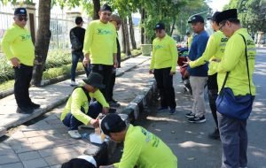 Peringati Tiga Dekade, Perumda Tirta Benteng Giat Pengecatan Kanstin dan Penanaman Pohon