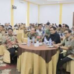 Di Hadapan Lurah dan Camat, Wali Kota Sachrudin Tekankan Integritas sebagai Kunci Pelayanan Publik