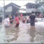 Warga Panik Mengungsi, Banjir Kian Tinggi Melanda Pondok Arum Tangerang