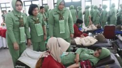 Hut ke-62 Dharma Pertiwi, Persit KCK Koorcab Rem 052/PD Jaya Gelar Donor Darah Serentak.