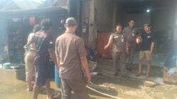 Limbah Bikin Mampet Drainase, Tramtib Kecamatan Ciledug Tegur Rumah Potong Ayam