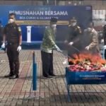 Bea Cukai Banten dan Kejaksaan Musnahkan Jutaaan Batang Roko Ilegal