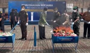 Bea Cukai Banten dan Kejaksaan Musnahkan Jutaaan Batang Roko Ilegal