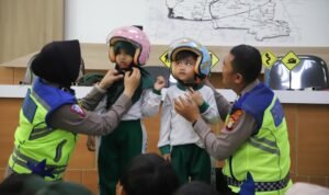 Cegah Laka Lantas, Polres Metro Tangerang Kota Edukasi ke Sekolah