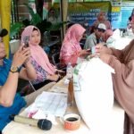 Bulog Kembali Salurkan Bantuan Beras dan Minyak Kepada 1.032 KPM di Tangerang