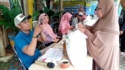Bulog Kembali Salurkan Bantuan Beras dan Minyak Kepada 1.032 KPM di Tangerang