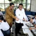 Maryono Dampingi Gubernur Banten Tinjau SPMB di Kota Tangerang 