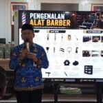 Tingkatkan Keterampilan dan Kemandirian Ekonomi, Dinsos Kota Tangerang Gelar Pelatihan Pangkas Rambut Bagi PPKS
