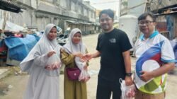 Forwat Bagikan Ratusan Paket Daging Kurban ke Warga Tangerang