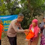 Polsek Pinang Beri Bantuan 125 Kg Beras ke Warga Neroktog Kota Tangerang
