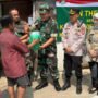 On The Spot Kodim 0506, Koramil 01 Tangerang Bagikan 50 Paket Sembako untuk Warga