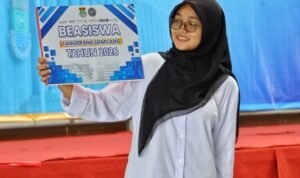 Dapat Beasiswa Tangerang Gemilang, Wujudkan Mimpi Intan Kuliah di Fakultas Kedokteran