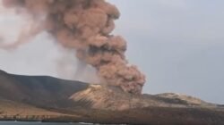 Gunung Anak Krakatau Erupsi, Warga dan Nelayan Diminta Waspada
