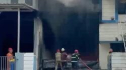 Diduga Akibat Ledakan Powerbank, 3 Gudang di Tangsel Ludes Terbakar