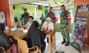 TNI Gelar Baksos Periksa Kesehatan Warga di Kabupaten Tangerang