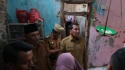 Maesyal Tinjau Rumah Warga Gunung Kaler Roboh Diterjang Puting Beliung