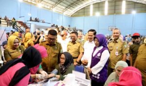 Tinjau CKG Bersama Gubernur, Sachrudin Ajak Warga Tak Takut Periksa Kesehatan