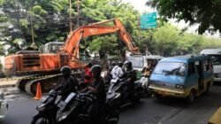 Dishub dan Polisi Berlakukan Rekayasa Lalu Lintas di Tengah Perbaikan Jalan Kota Tangerang