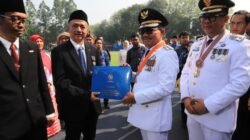 30 Tahun Mengabdi Tanpa Lelah, Guru Inspiratif Kota Tangerang Diganjar Penghargaan Satyalencana
