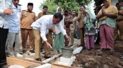Bupati Tangerang Letakkan Batu Pertama Pembangunan 4 RLTH di Sindang Jaya