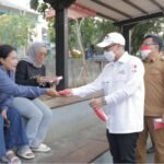Wakil Wali Kota Tangsel Bagikan Ribuan Masker ke Warga
