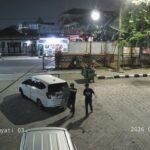 Pakai Mobil, Dua Pria Terekam CCTV Curi Motor di Gedung DPD KNPI Kota Tangerang