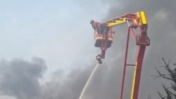 Pabrik Bohlam dan Kipas Angin di Tangerang Ludes Terbakar