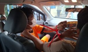 Terlilit Pinjol, Pemuda 19 Tahun Bacok Sopir dan Bawa Kabur Mobil Taksi Online di Tangerang