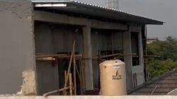 Warga Perum Islamic Kelapa Dua Protes Pembangunan Rumah Kos Tiga Lantai, Diduga Langgar Aturan